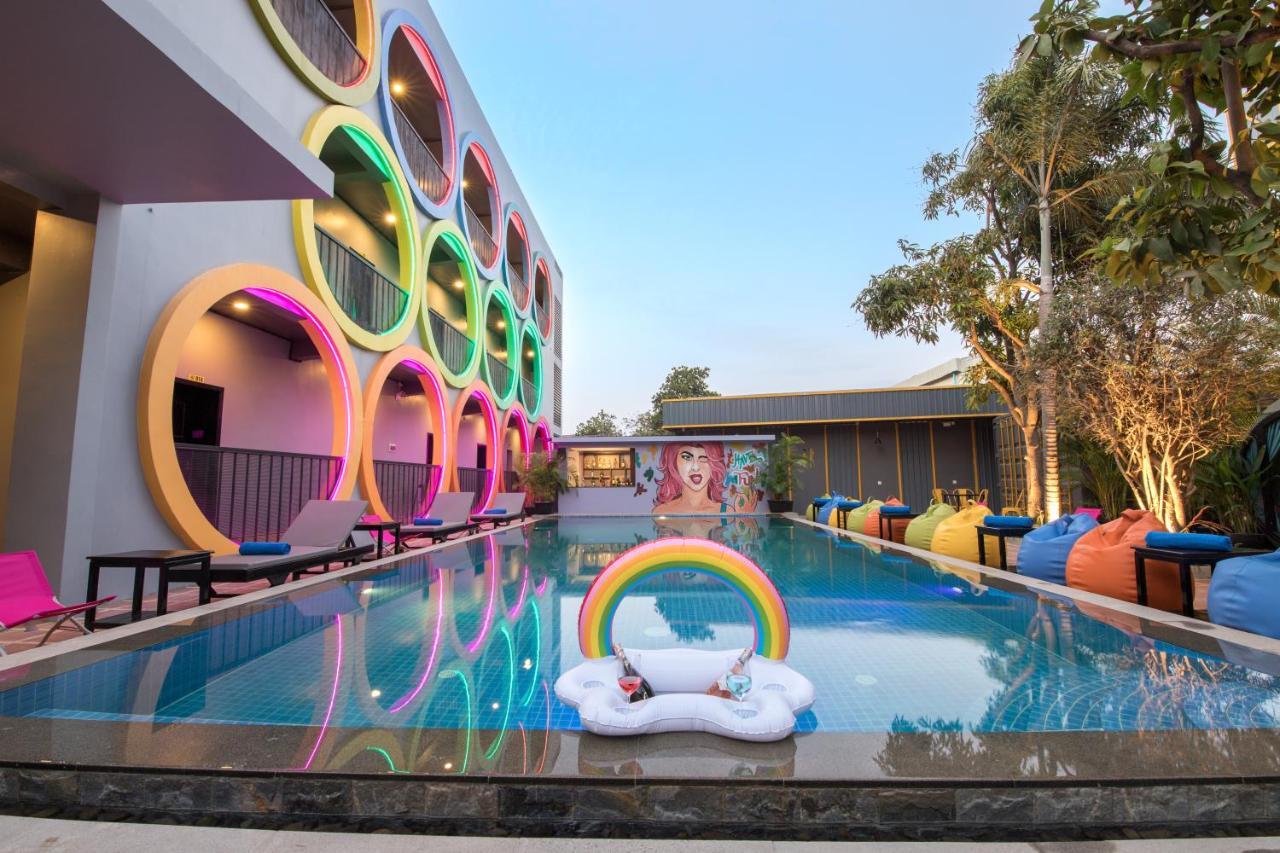 White Rabbit Hostel Sziemreap Kültér fotó