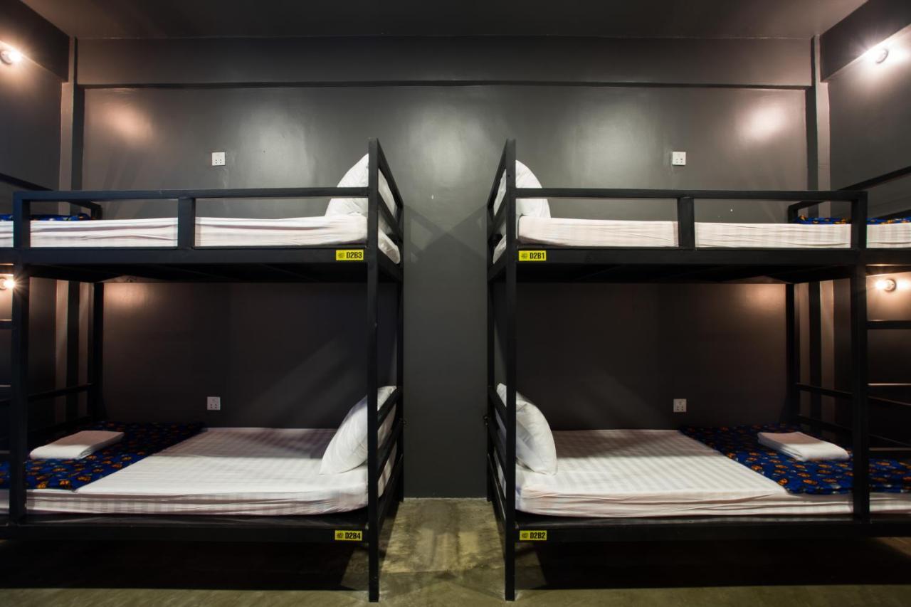 White Rabbit Hostel Sziemreap Kültér fotó