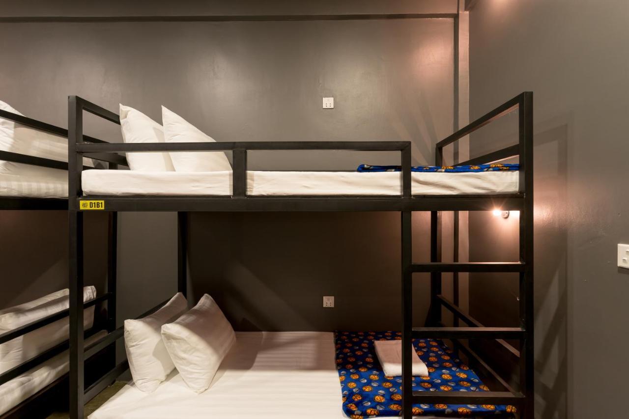White Rabbit Hostel Sziemreap Kültér fotó