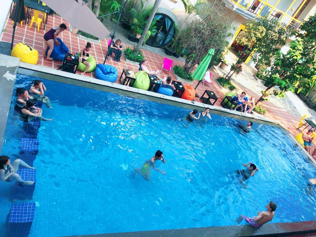 White Rabbit Hostel Sziemreap Kültér fotó